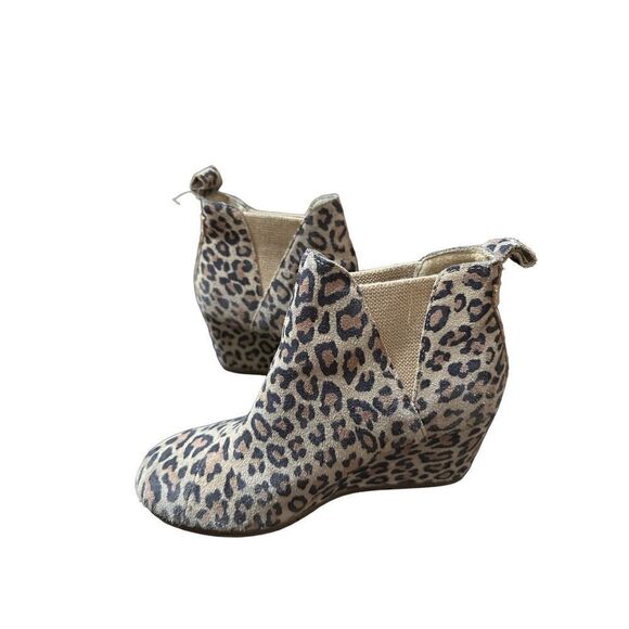 Toms Womens 5.5 Beige Kelsey Leopard Print Suede Bootie Ankle Boots Wedge 3” - Picture 2 of 11